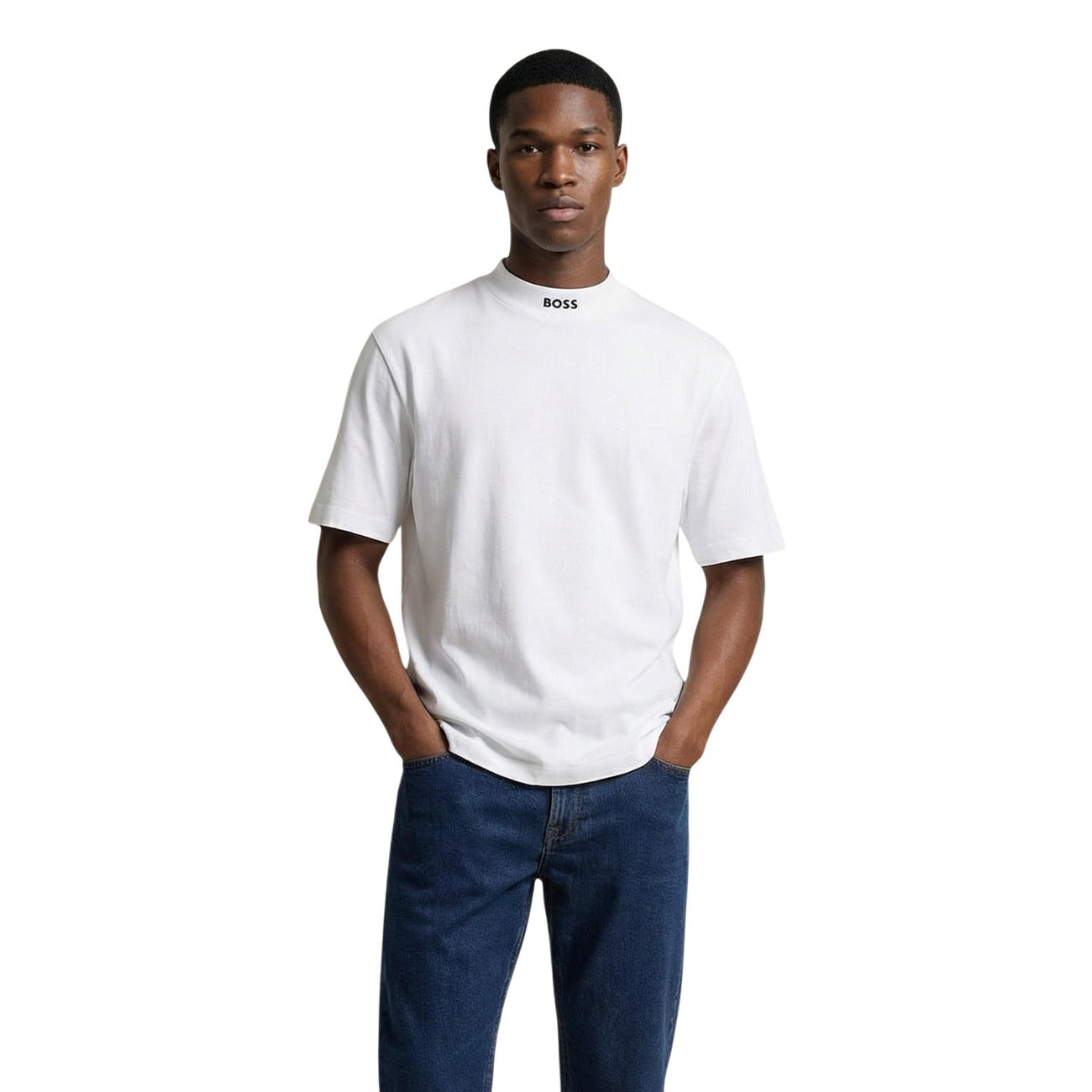 BOSS T-shirt Bianca Coreana; 95% cotone, 5% elastan, dettaglio ricamo, traspirante. L'essenziale premium dal taglio contemporaneo. Vista frontale 