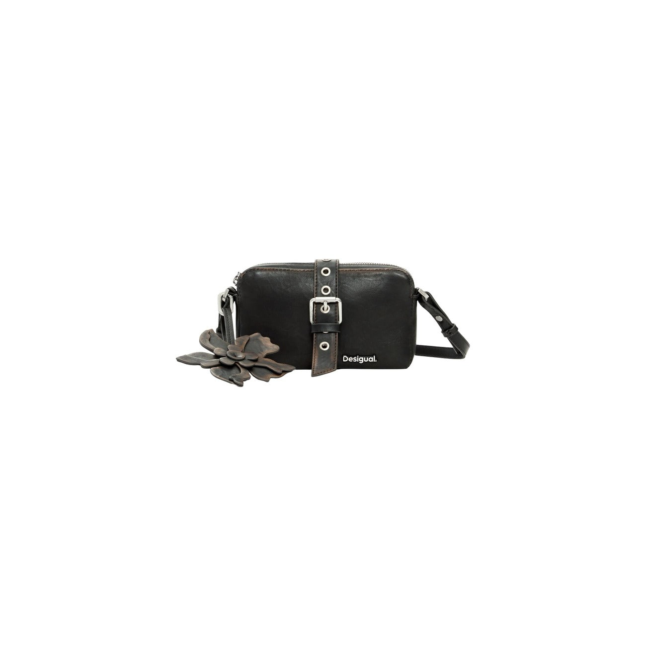 Borsa media in effetto pelle color cioccolato con dettagli floreali in rilievo sulla superficie. Tracolla lunga regolabile con finiture metalliche e chiusura principale con cerniera. Struttura rettangolare di dimensioni compatte.