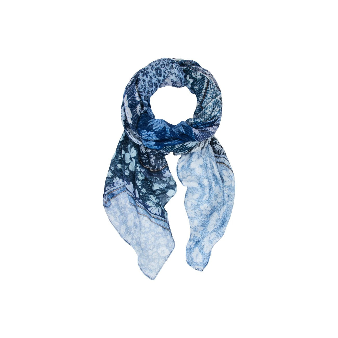 Foulard di forma rettangolare, in tessuto leggero in stile patchwork, con patch di diverse stampe floreali con effetto denim.