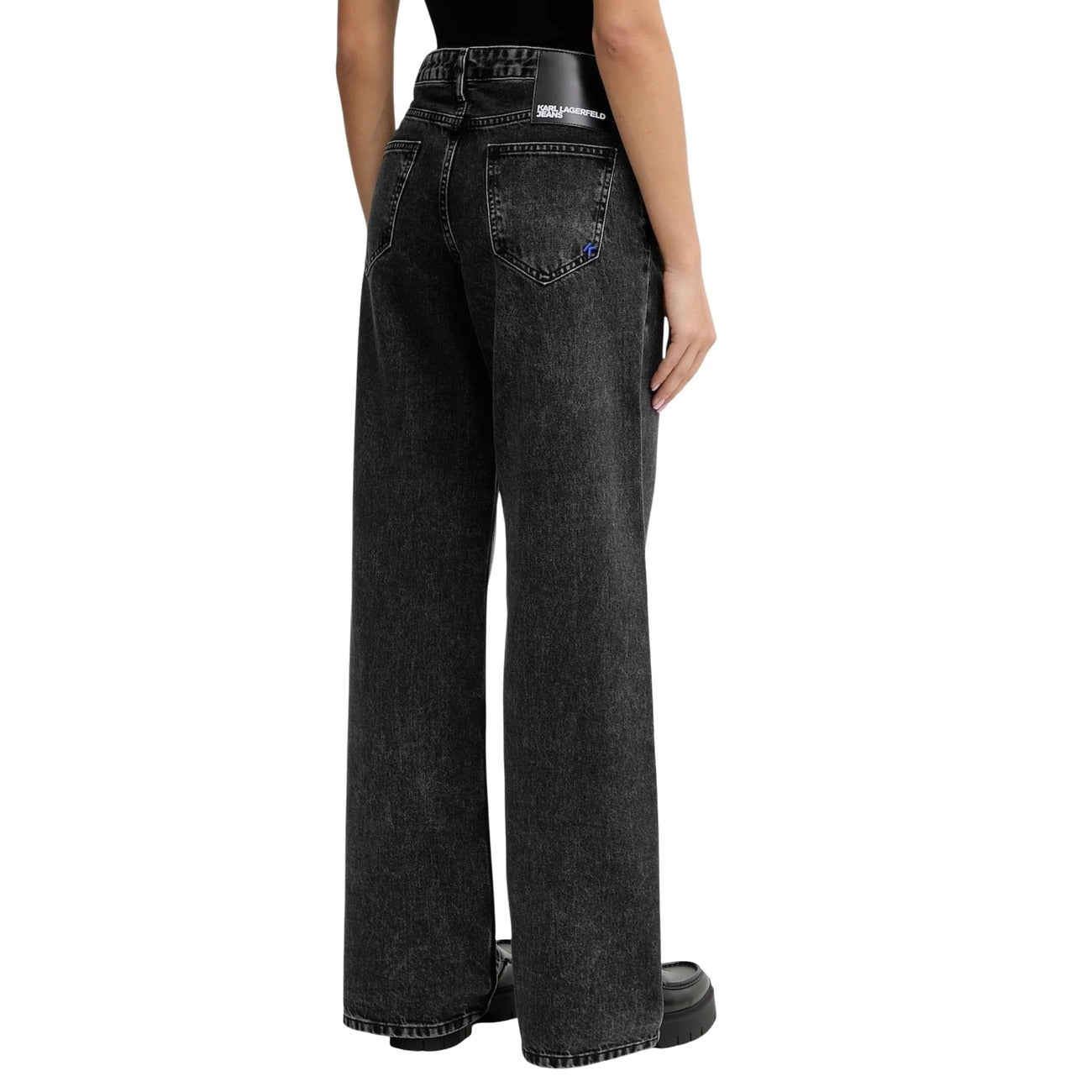 Jeans Karl Lagerfeld Jeans relaxed fit con vita regular donna neri con zip e bottone tasche anteriori posteriori 100% cotone organico - vista posteriori retro indossati da modello 