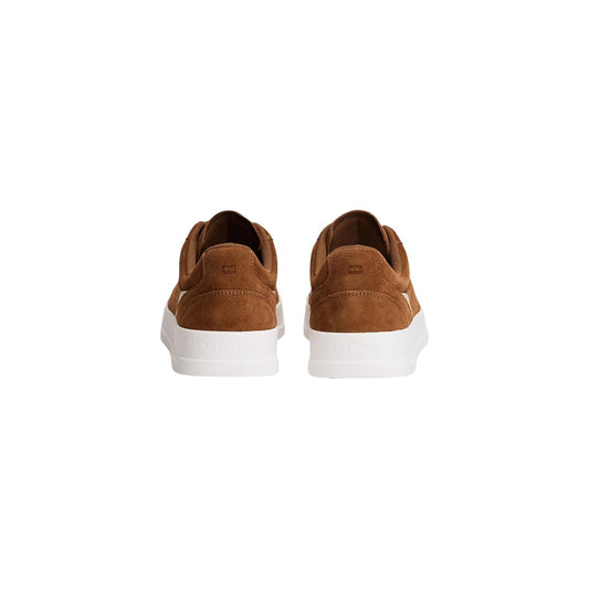 Sneakers Beige Tommy Hilfiger; 100% Camoscio. Suola in gomma, soletta rimovibile, logo impresso. Eleganti, morbide e traspiranti. La sneaker neutra definitiva per ogni occasione. Posteriore 