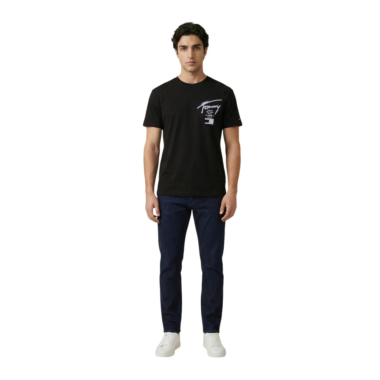 Composizione: 100% cotone
Materiale: Jersey
Avvertenze: Lavaggio a macchina a 30 gradi, lavaggio delicato
Scollo tondo e fantasia stampa