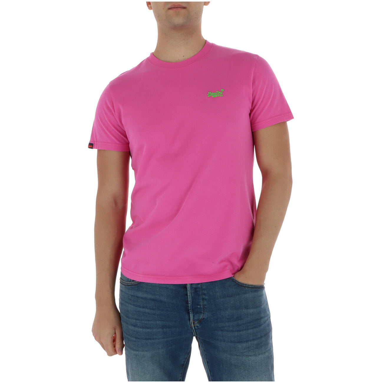 Superdry Tshirt rosa fucsia Tee Vintage Logo Ricamato; 100% cotone, girocollo, stile basic premium. La t-shirt versatile e resistente per ogni giorno. Vista frontale 