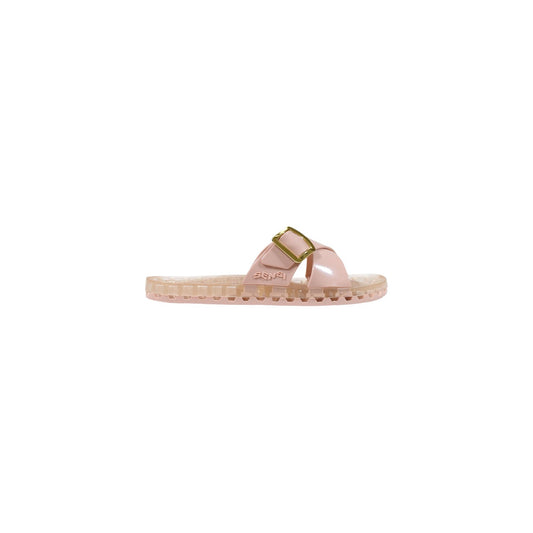 Ciabatte Sensi donna rosa modello SORRENTO FLAMINGO 3500/FL. Sandali bassi da mare e piscina in PVC rosa fucsia con fasce incrociate e fibbia metallica stile casual, estivo e beachwear.
