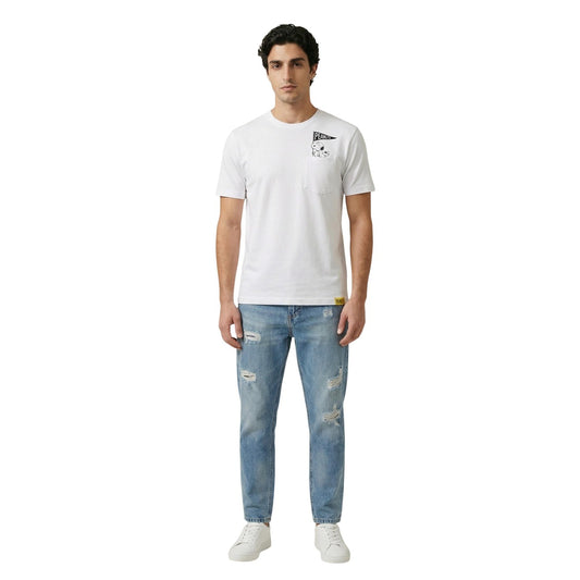 Only & Sons T-shirt bianca Peanuts con taschino; maglietta in cotone morbido, grafica Snoopy/Peanuts frontale e vestibilità versatile, ideale per outfit quotidiani in abbinamento a jeans e sneakers. Vista frontale figura intera 