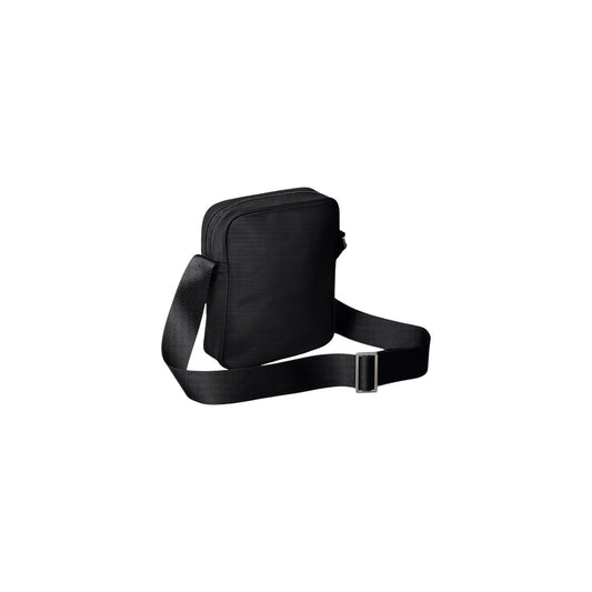 Borsa Tracolla Uomo Calvin Klein Clean Reporter; Nero. 100% Nylon riciclato ecosostenibile, doppia chiusura con zip, tracolla regolabile in tessuto e divisori interni. Dimensioni compatte (16x20 cm), stile minimalista e leggero. Posteriore con tracolla 