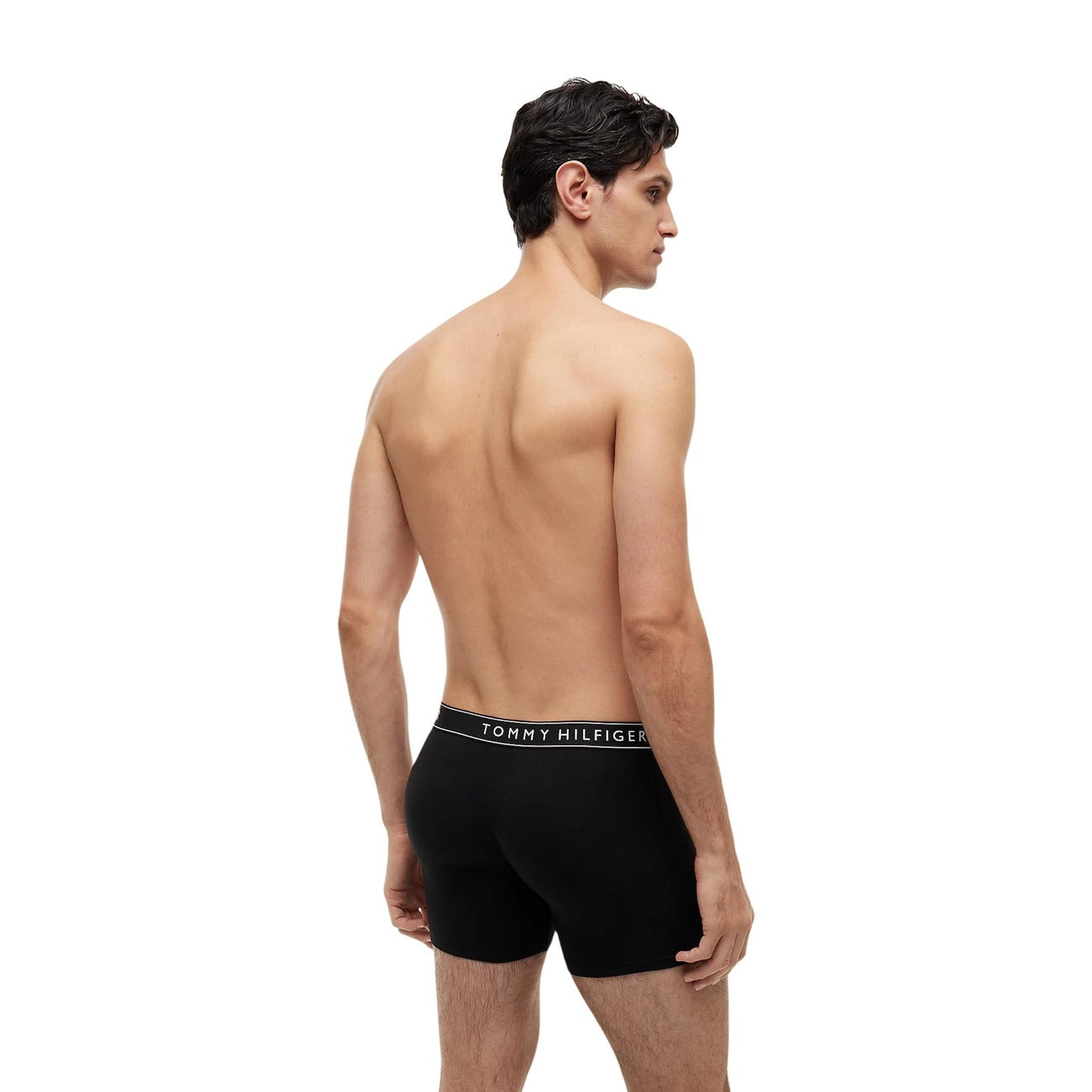 Set 5 Boxer Tommy Hilfiger; Nero con elastici multicolor. 95% Cotone, 5% Elastam. Vestibilità ergonomica, elastico logato a contrasto, traspiranti e resistenti. Qualità premium quotidiana. Posteriore 