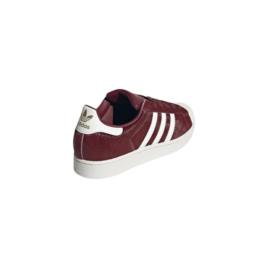 Sneakers rosse unisex adidas Originals Superstar II KJ7696. Scarpe da ginnastica basse in pelle rossa Shadow Red con dettagli bianchi Off White, scritta Superstar dorata e suola in gomma.