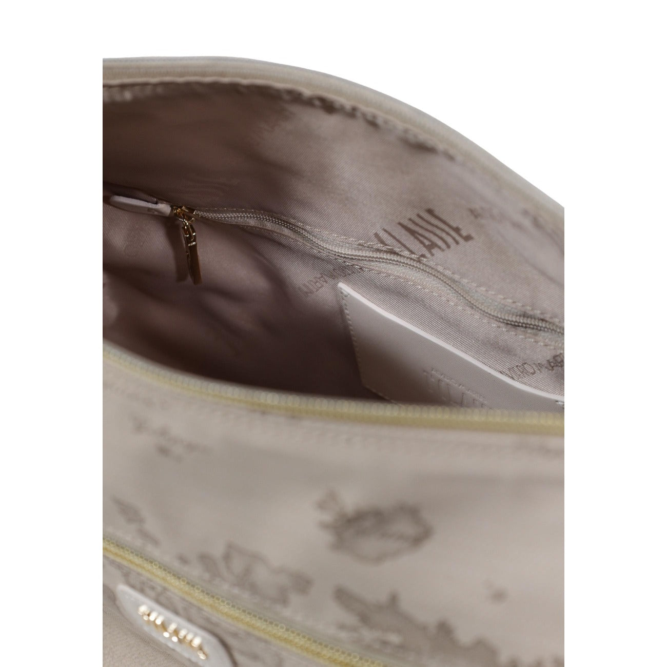 Borsa a spalla grande Alviero Martini 1^ Classe; stampa Geo iconica, design curvo, tracolla regolabile, mix di materiali premium. Stile elegante e capiente.