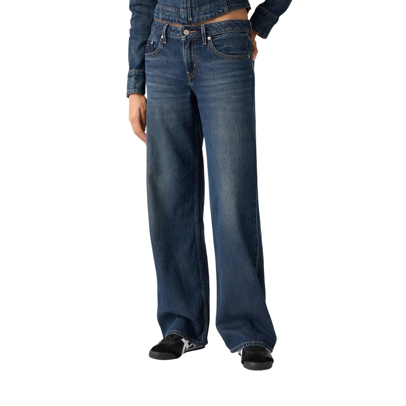 Levi's® Low Loose Boss Business; jeans 100% cotone, vita bassa, tasca sulla gamba e chiusura zip. Stile utility-urban d'ispirazione vintage. Vista frontale 