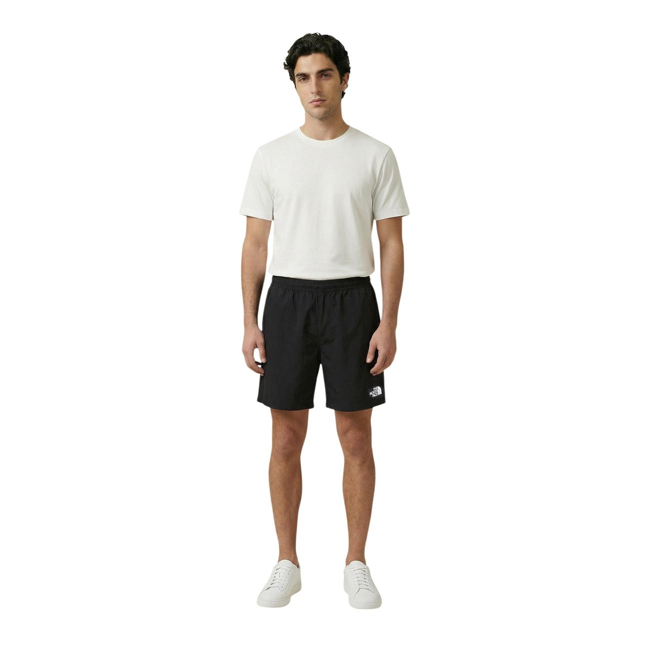 The North Face Class V Pathfinder Shorts; nylon elasticizzato, vita con coulisse, logo stampato. Il pantaloncino tecnico per la massima libertà di movimento. Vista frontale 