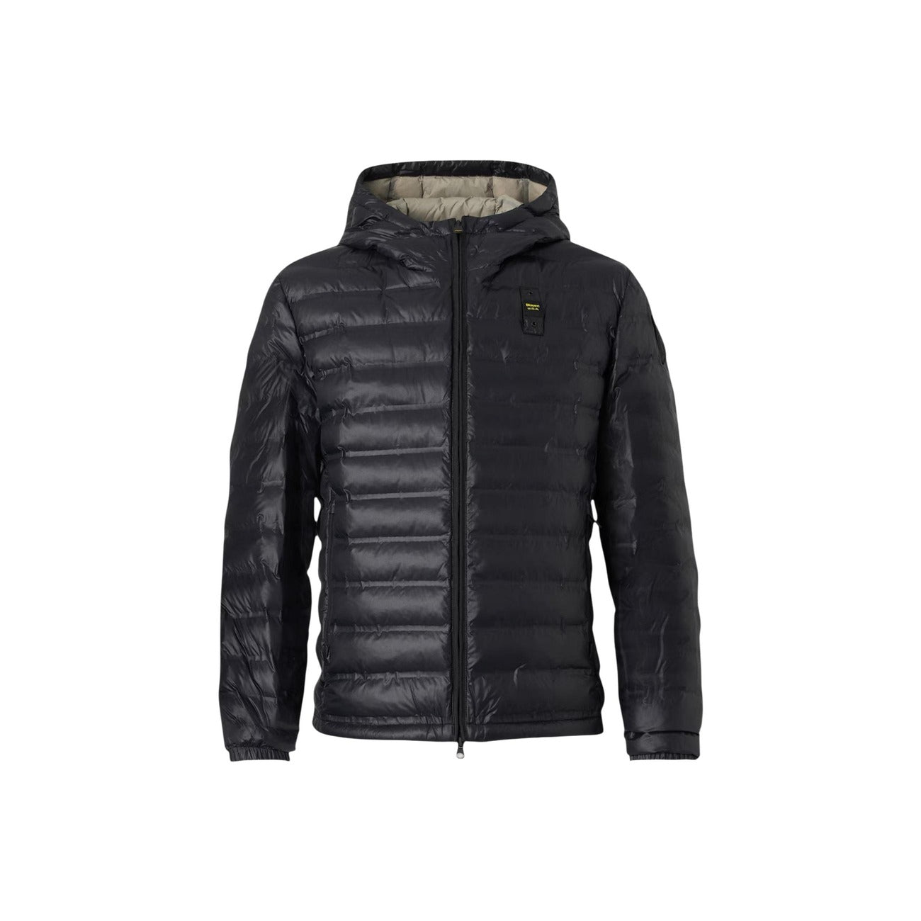 Piumino uomo Blauer nero Charles 26WBLUC02218. Giubbotto corto da uomo nero trapuntato con cappuccio, zip invisibili, polsini elasticizzati e logo Blauer su petto e manica, giacca invernale streetwear e casual.