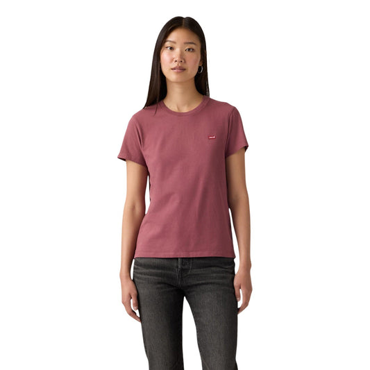 Levi's® Perfect Tee Crushed Berry; 100% cotone, taschino frontale, scollo tondo. Traspirante, resistente e dal colore iconico. Vista frontale 