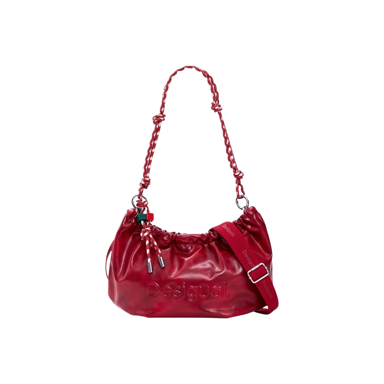 Borsa media con tessuto brillante, charms rimovibili e logo Desigual goffrato in rilievo. Vista frontale 