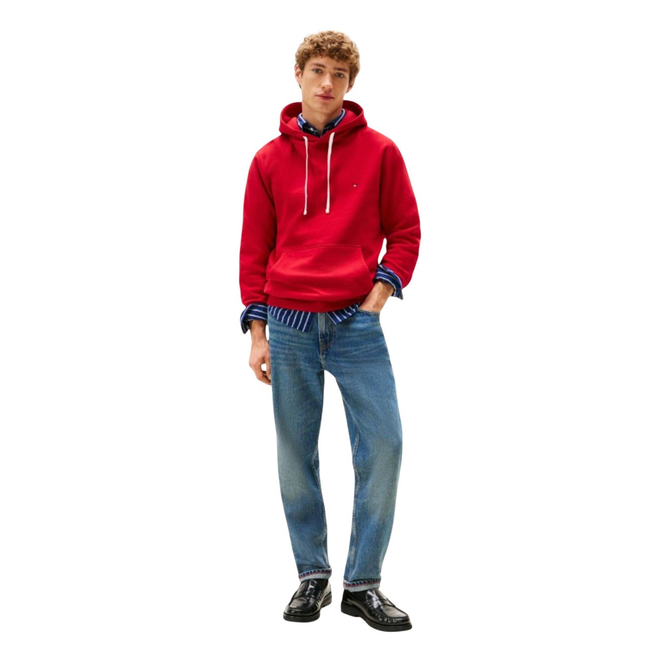 Felpa Tommy Hilfiger uomo rossa con cappuccio MW0MW39997. Felpa sportiva rossa da uomo in cotone felpato con tasca marsupio frontale, coulisse a contrasto e logo ricamato, abbigliamento casual autunno inverno.