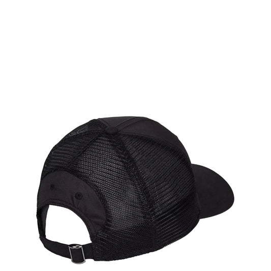 G-Star Embro Baseball Trucker Black; cappello con rete, colore nero, chiusura regolabile con fibbia. Il classico intramontabile per un look urban pulito