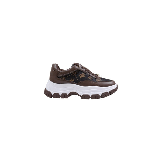 Sneakers Platform Marroni Donna Guess Berrett2; Tomaia 100% poliuretano con stampa monogramma all-over. Suola alta chunky 5,5 cm con battistrada antiscivolo e interni in nylon, stile casual mezza stagione. Vista laterale 