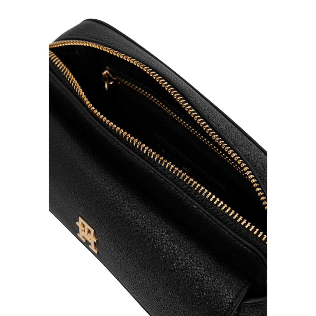 Borsa Camera Bag Donna Tommy Hilfiger; Nero. Finitura martellata, chiusura con zip, tracolla rimovibile e tasca frontale con patta. Monogramma TH dorato, misure compatte (22x12 cm) e capienza 1 litro. Vista aperta cerniera 