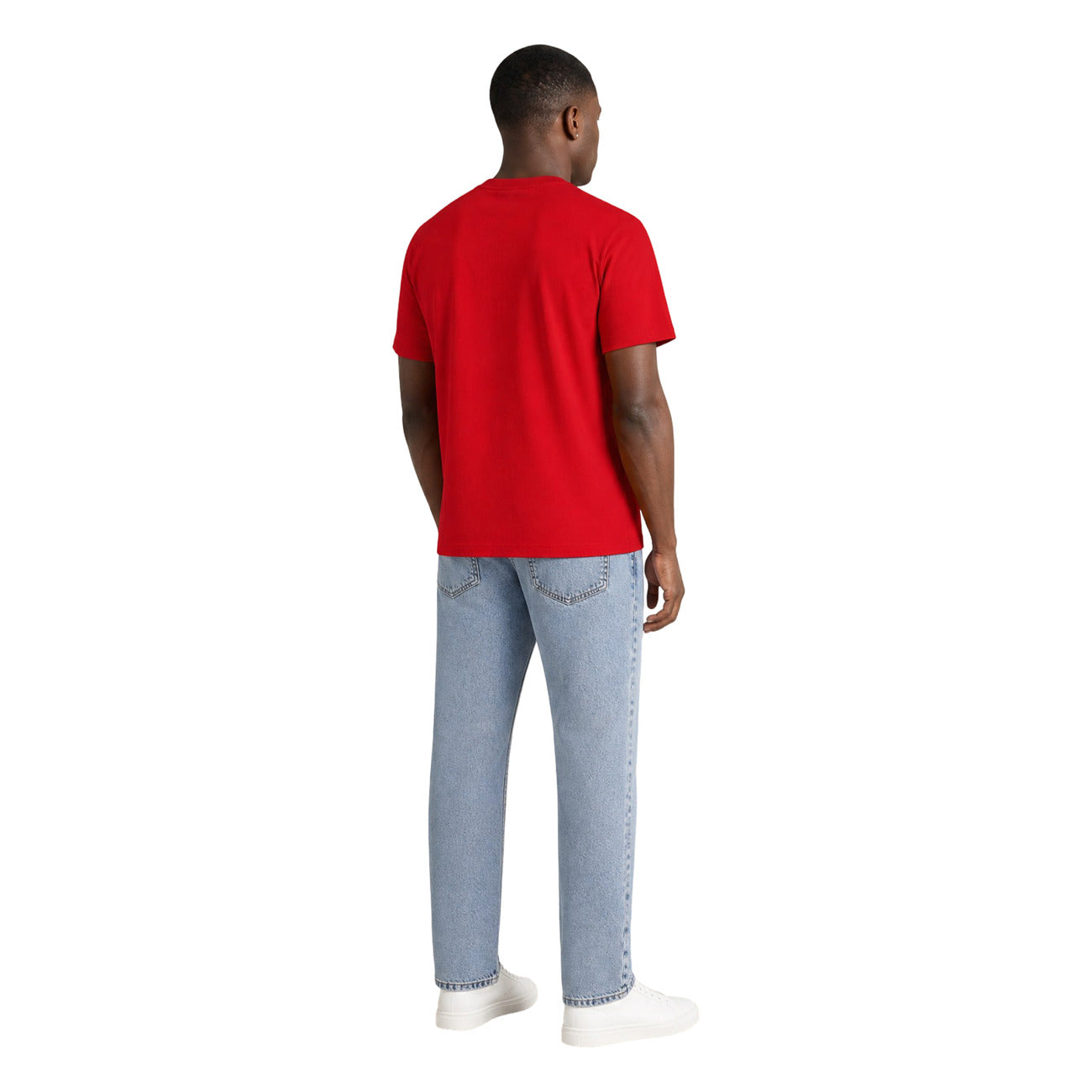 T-shirt Uomo Rossa Tommy Hilfiger Jeans; Cotone Rigenerato. Taglio regular fit, scollo a girocollo e maniche corte. Logo istituzionale ricamato sul petto, stile casual leggero quattro stagioni. Posteriore intera 