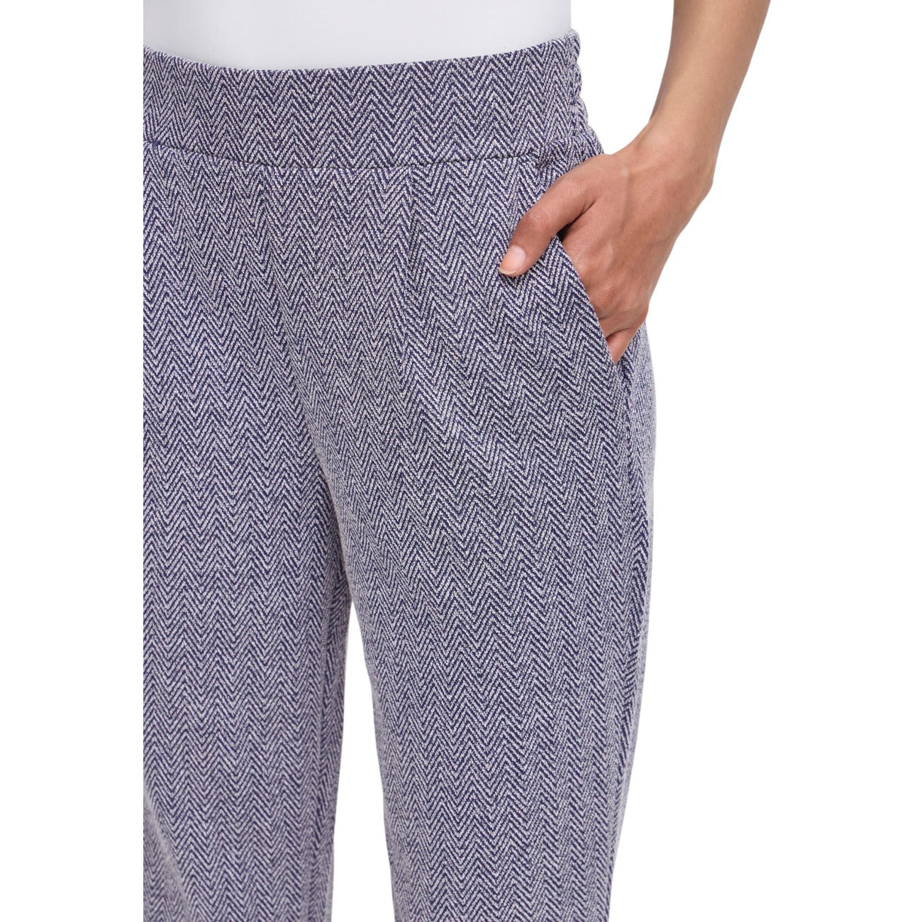 Pantaloni Skinny ICHI Ihkate; Motivo Spinato Blu. Vita alta elastica, tessuto jacquard elasticizzato. Vestibilità aderente e confortevole. Capo versatile per outfit casual-chic e formali. Dettagli 