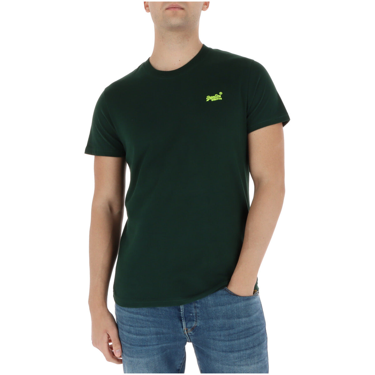 Superdry Tshirt verde Tee Vintage Logo Ricamato; 100% cotone, girocollo, stile basic premium. La t-shirt versatile e resistente per ogni giorno. Vista frontale 