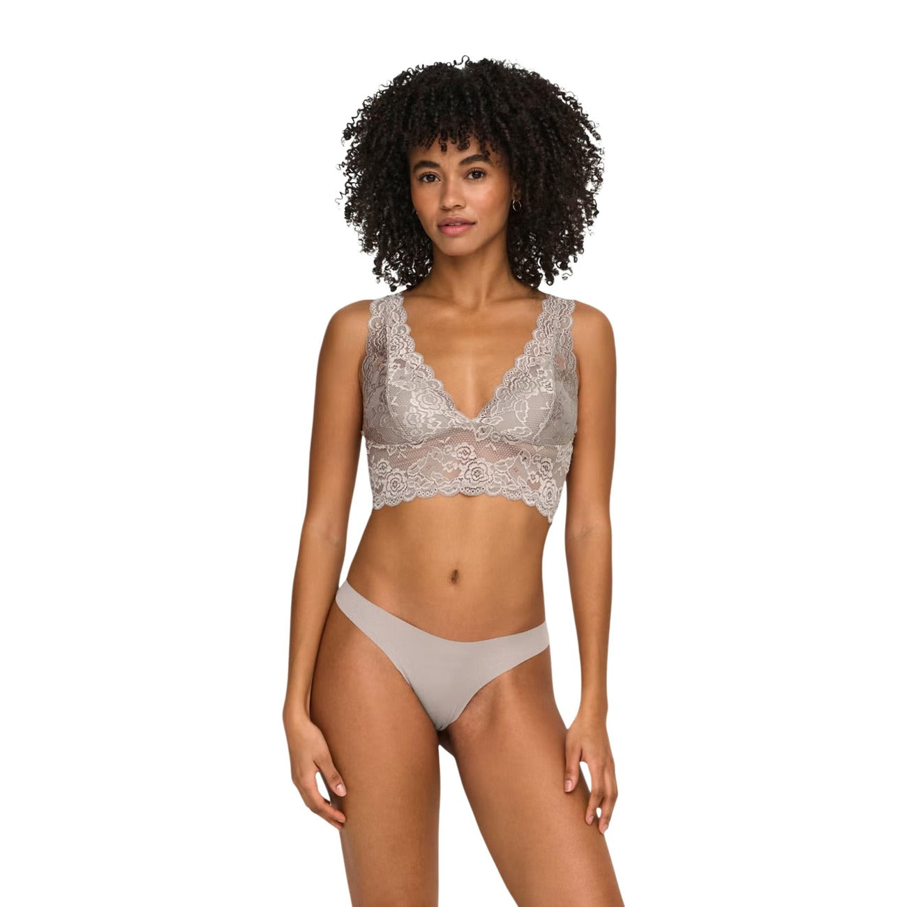 Reggiseno Bralette Pizzo Beige Donna Only Chloe; Tessuto 100% poliestere ricamato a tinta unita con scollo a V e spalline larghe. Sostegno leggero comfort per 4 stagioni. Frontale 