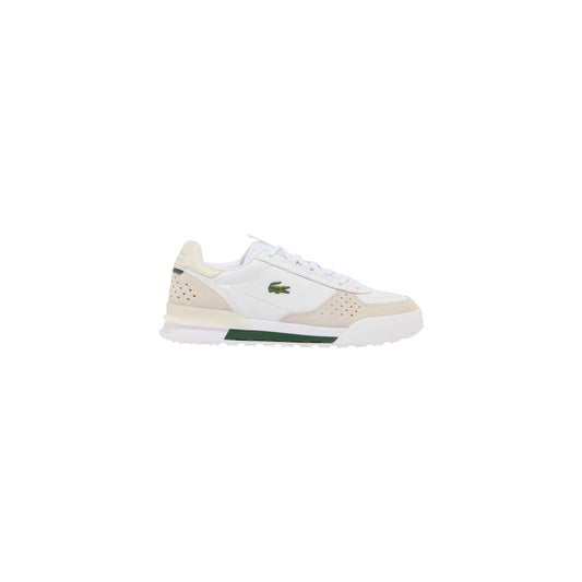 Sneakers sportive da uomo Lacoste in colore bianco, realizzate in pelle e camoscio con dettagli traforati, coccodrillo ricamato sul lato e suola tecnica ammortizzata.