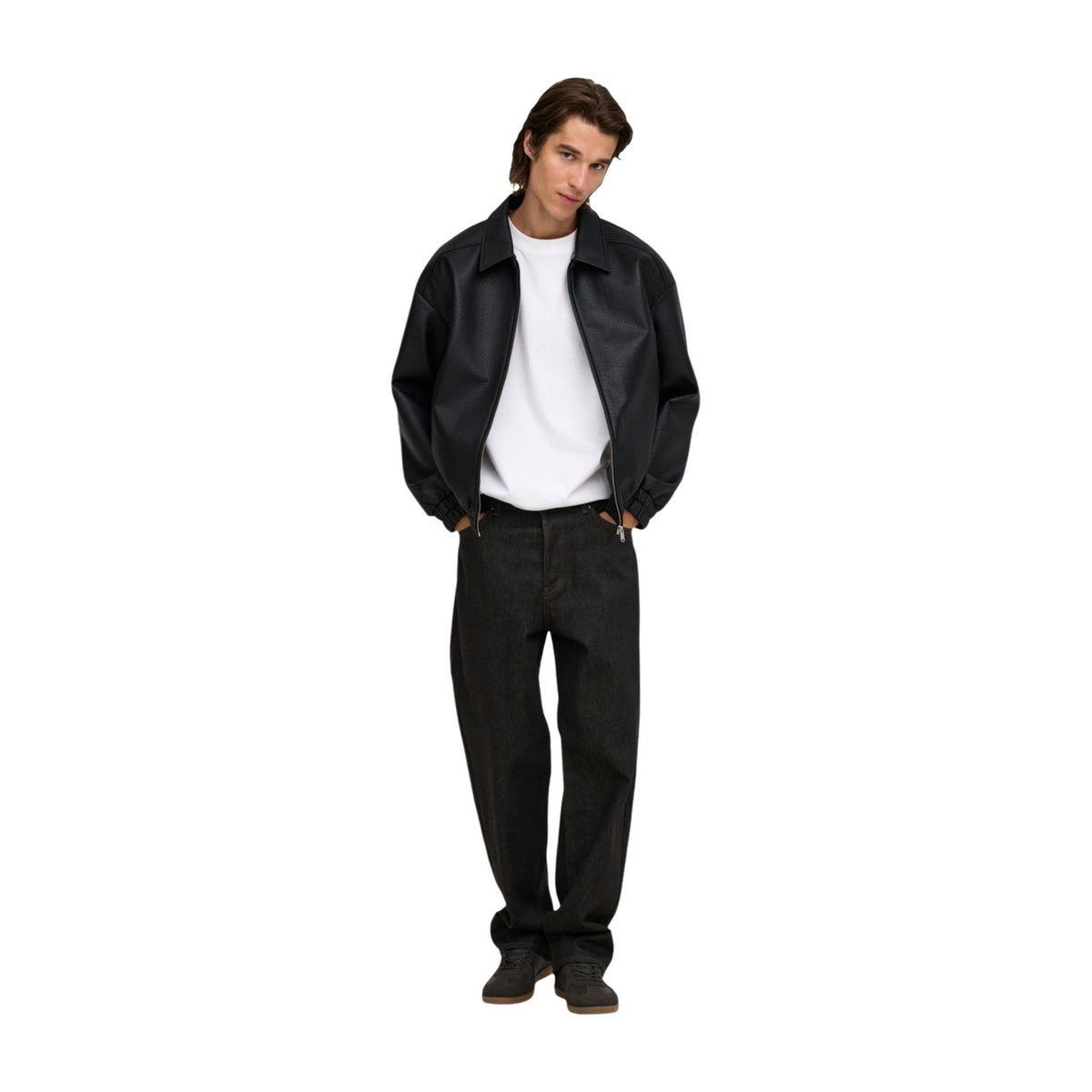 Jeans marroni uomo vestibilità ampia Only & Sons FADE 22039479. Pantaloni denim in 100% cotone (80% cotone organico) lavaggio unwashed con patta a bottoni, rivetti e passanti per cintura.