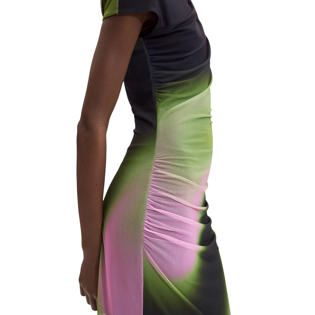 Vestito lungo Desigual vest_Cracovia verde e viola. Abito lungo da donna in tessuto tulle aderente con stampa grafica artistica, giromaglie, manica corta e taglio dritto fino alle caviglie, abbigliamento donna autunno inverno.
