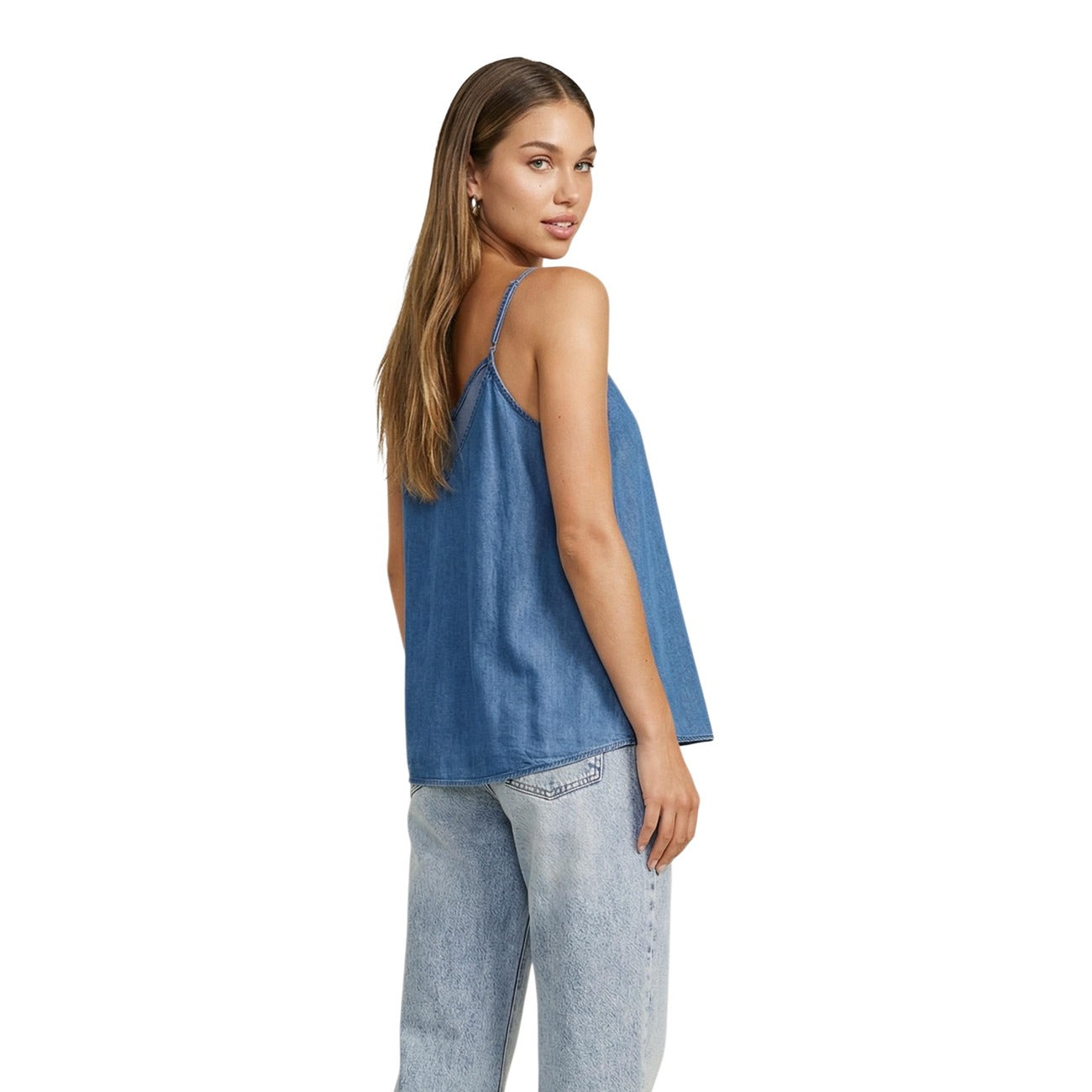 Canotta Only Onlnova Blu; 100% Cotone. Scollo a V, spalline regolabili, vestibilità svasata. Top leggero estivo stile casual. Disponibile in blu tinta unita. Vista posteriore 