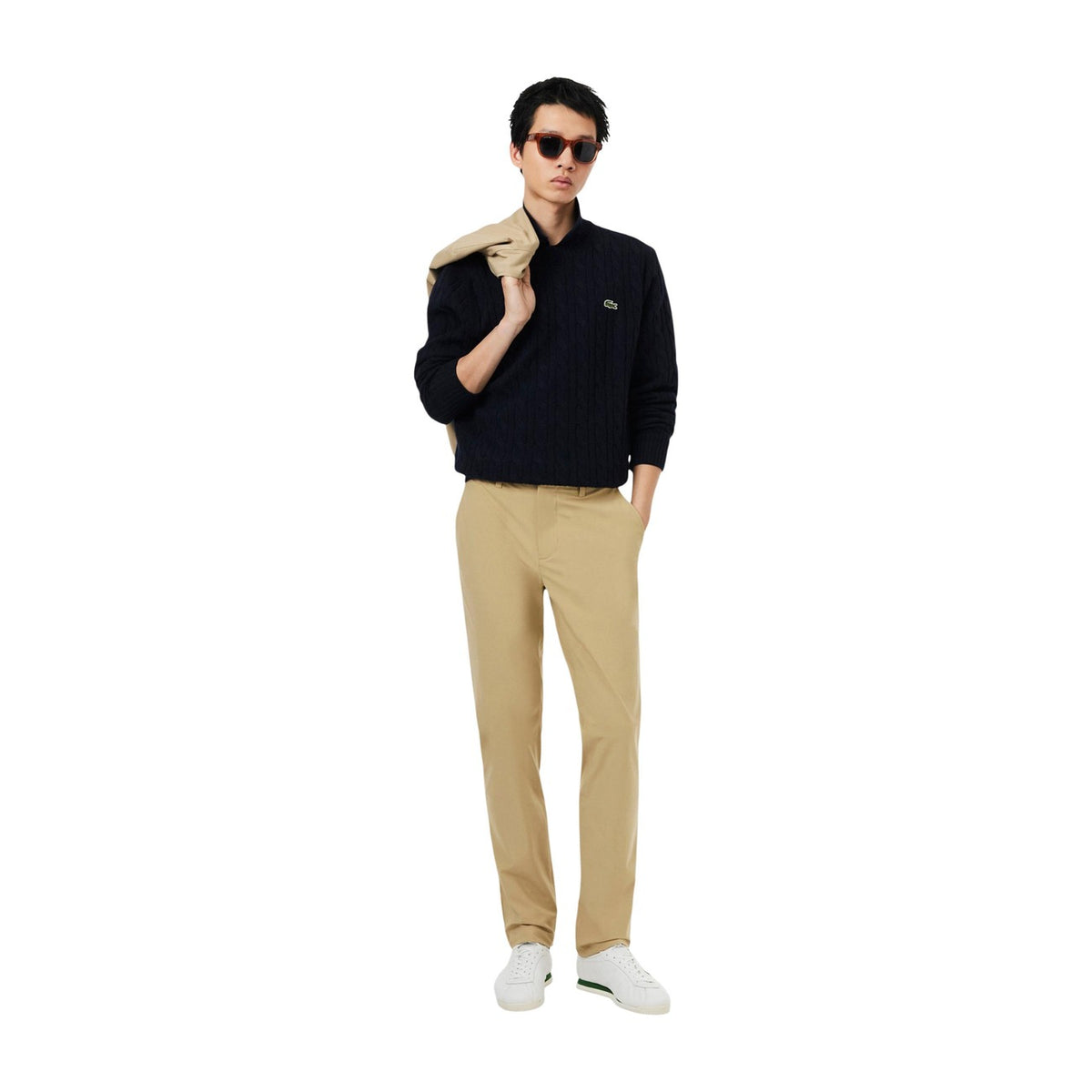 Maglione lana trecce uomo Lacoste AH2924-00. Pullover invernale pesante in lana girocollo blu e verde con bordi a coste e logo coccodrillo Lacoste.