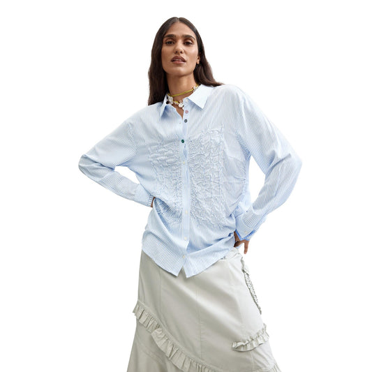 Camicia Desigual donna azzurro polvere modello CAM_DANUBIO. Blusa elegante a maniche lunghe in viscosa leggera con colletto classico e pieghe anteriori stile casual chic e office look.