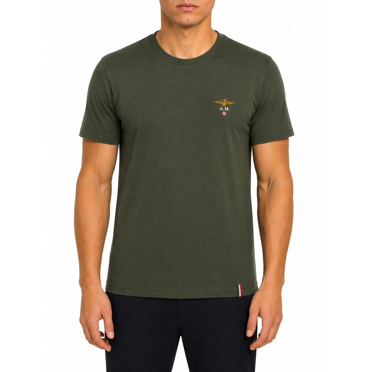 T-shirt Intima Uomo Multipack Aeronautica Militare; Tessuto 95% cotone e 5% elastan a maniche corte e girocollo. Assortimento colori basici e militari, stile casual underwear comfort. Verde vista frontale 