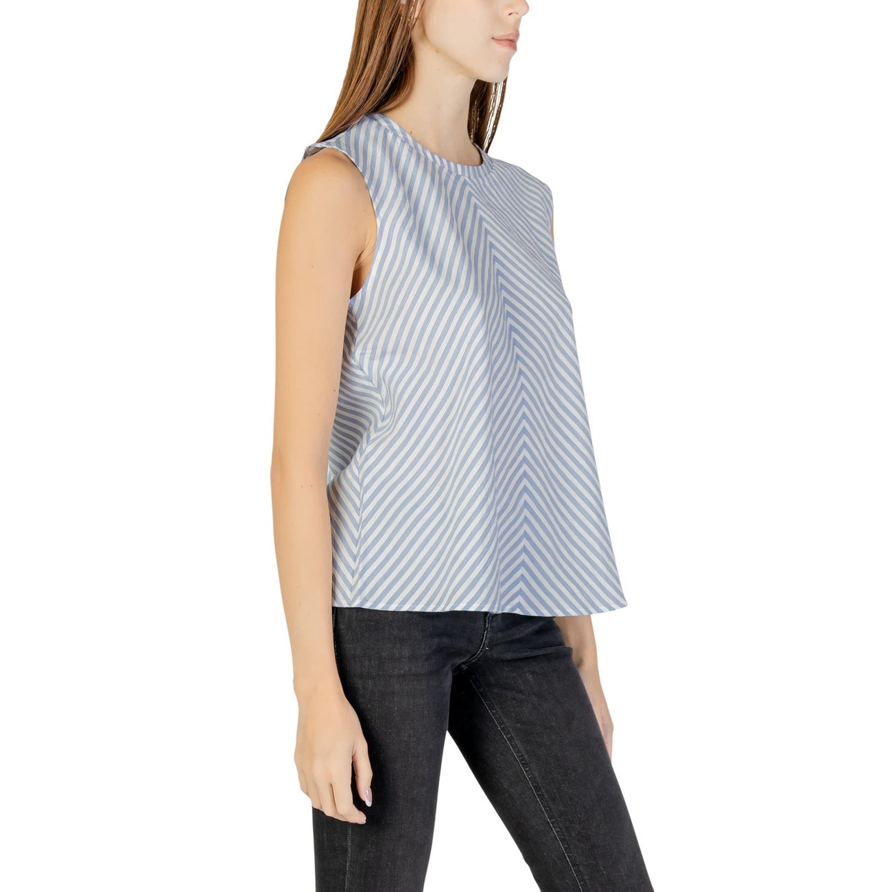 Canotta Tommy Hilfiger Jeans; Blu. 100% Cotone. Senza maniche, scollo rotondo, motivo a righe diagonali. Tessuto leggero, vestibilità morbida, stile 4 stagioni.