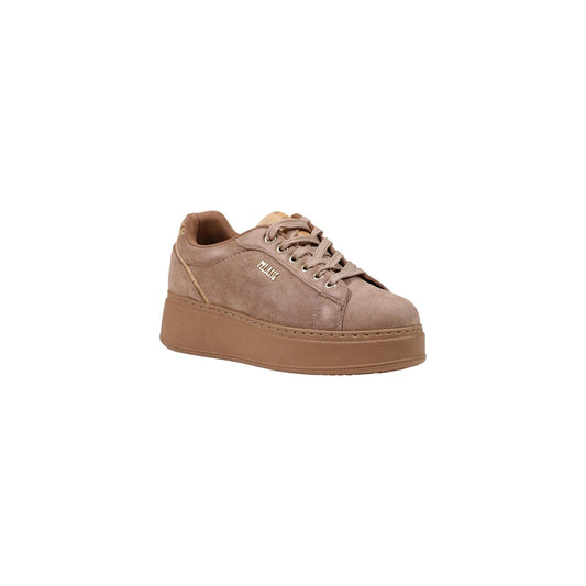 Sneakers marroni nocciola platform donna Alviero Martini Prima Classe 26IZ11626199. Scarpe da ginnastica in suede scamosciato marrone con suola rialzata 5,5 cm, inserti mappa Geo Classic e logo dorato.