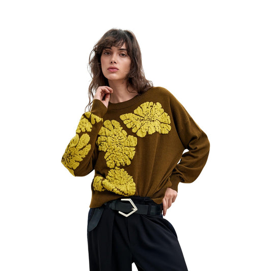 Maglia Desigual donna verde Christian Lacroix JERS BUBBLES LACROIX. Maglione morbido a taglio rilassato in lana RWS e poliestere riciclato con dettaglio jacquard foglia gialla e girocollo, abbigliamento donna autunno inverno.