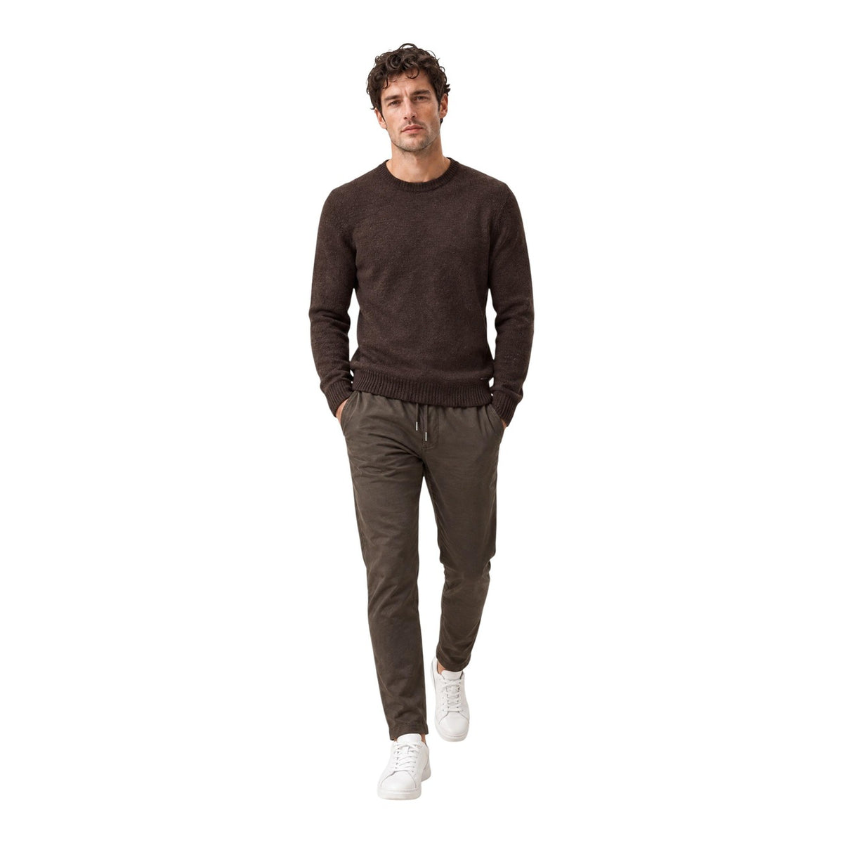 Pantalone marrone uomo coulisse Gianni Lupo GL5109BD-F26. Pantaloni casual mezza stagione in cotone elasticizzato con vita elasticizzata.