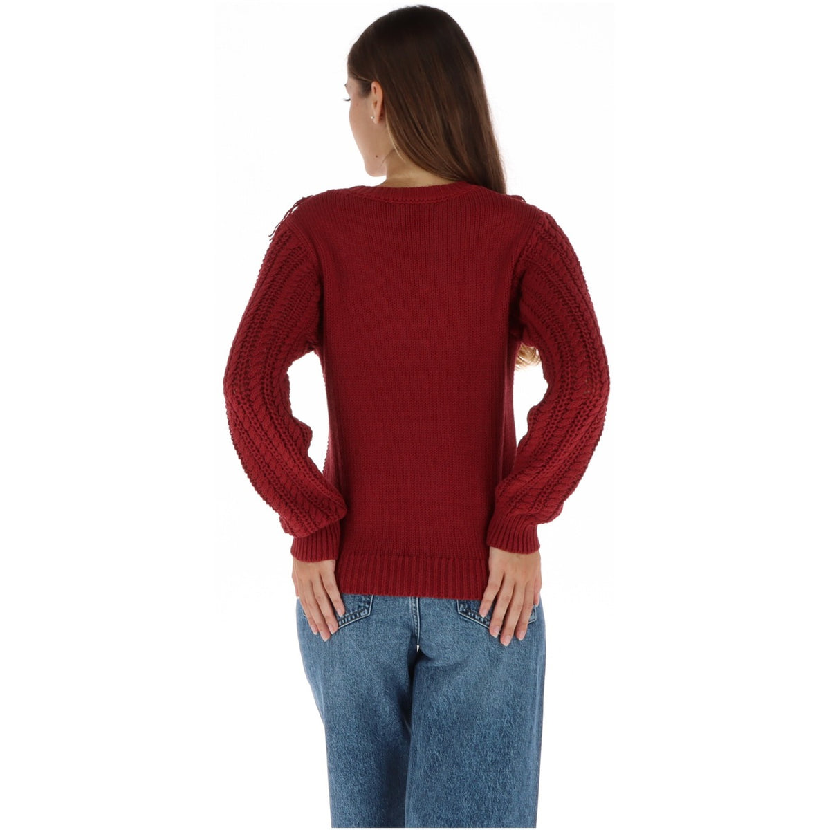 Maglione rosso donna Pepe Jeans PL7000183. Maglia lavorata ad intreccio in cotone e acrilico con dettagli frange sulle spalle e maniche a palloncino.