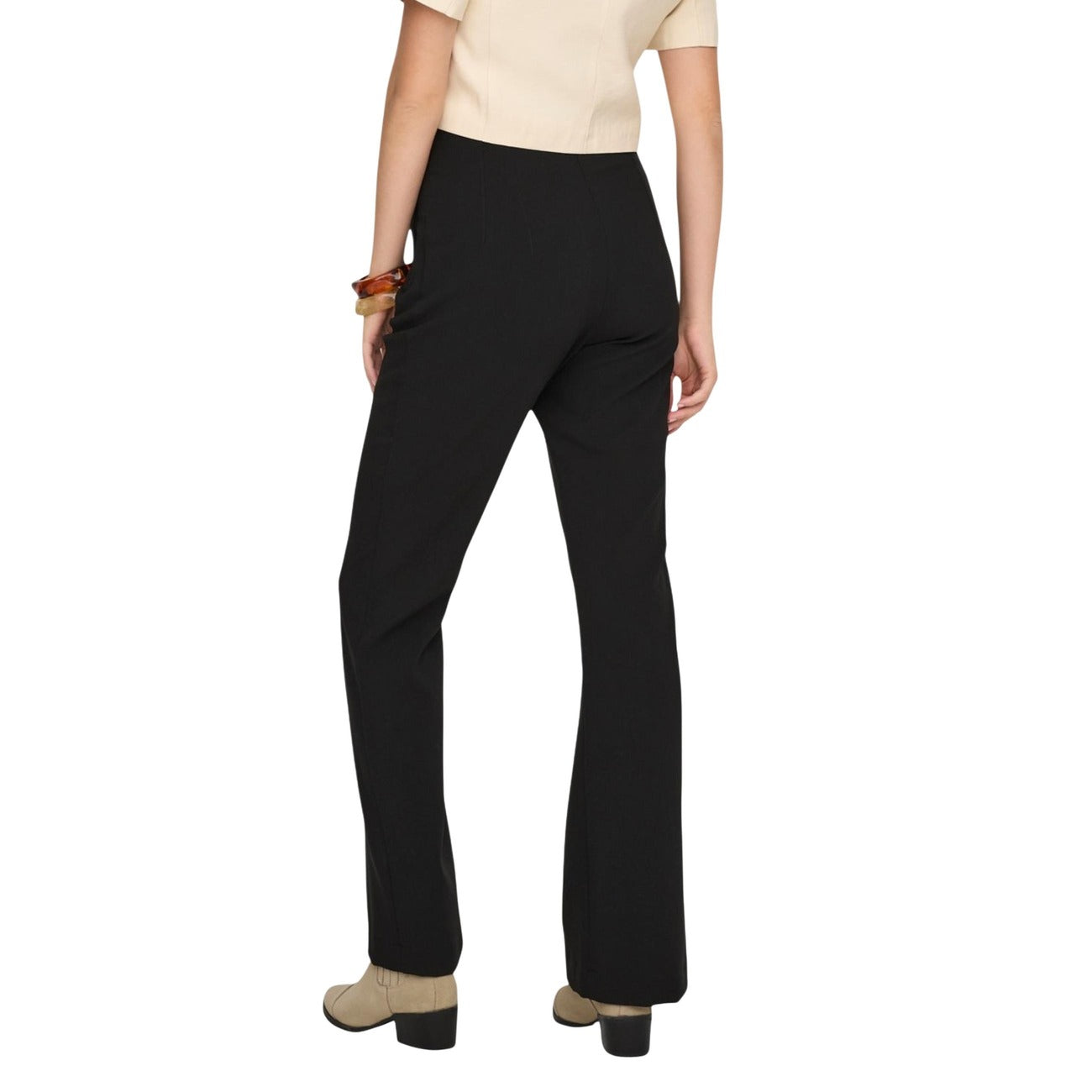 Pantaloni Only donna neri con tasche - vista posteriore indossata da modello
