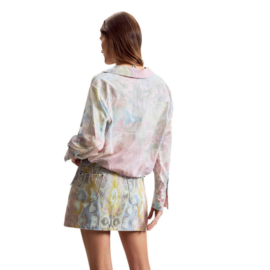 Camicetta corta, con lacci regolabili sui lati e stampa floreale disegnata da Mr. Christian Lacroix. Indossata da modella vista posteriore retro 