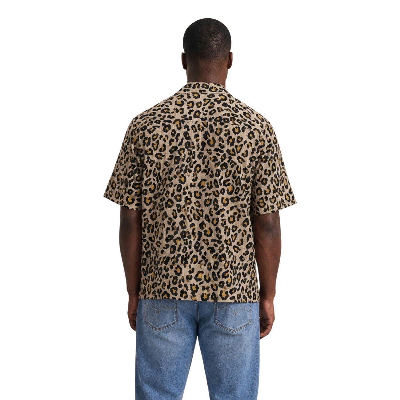 Camicia Resort Animalier Only & Sons; Beige. 100% Cotone. Taglio rilassato, maniche corte, taschino frontale. Fresca, audace e perfetta per l'estate. Vista posteriore 