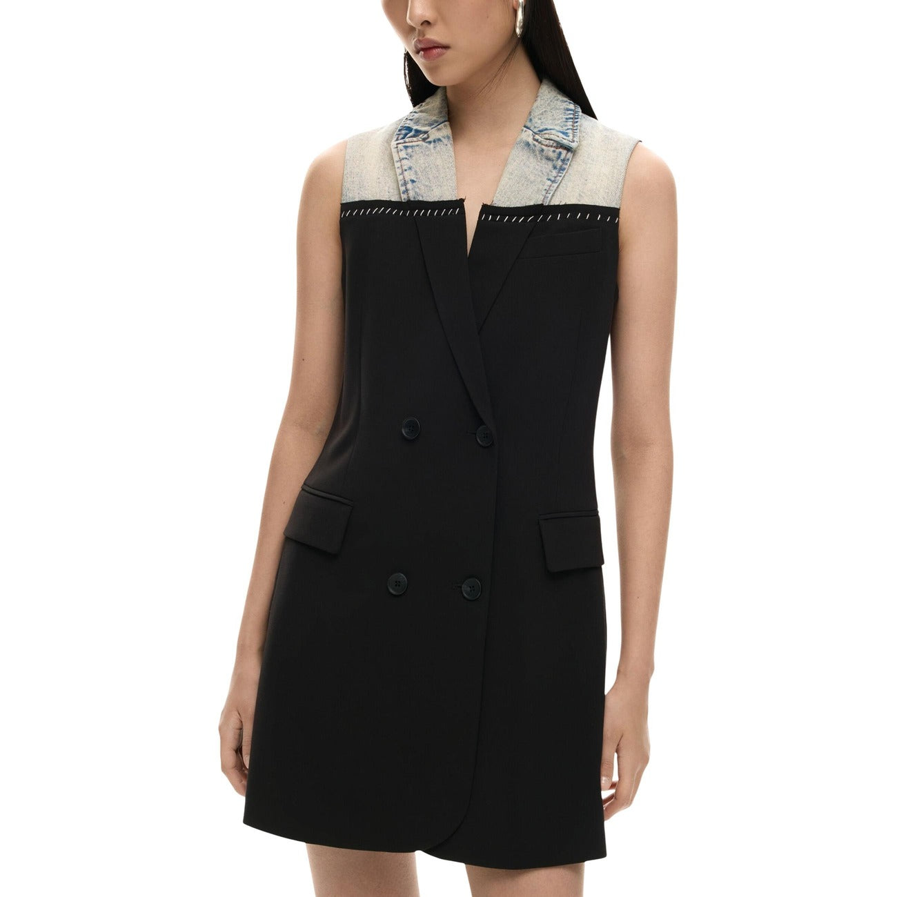 Abito Desigual donna nero corto smanicato con bottoni scollo a V bavero tasche anteriori 23% cotone 3% elastan 48% poliestere 26% viscosa - vista frontale
