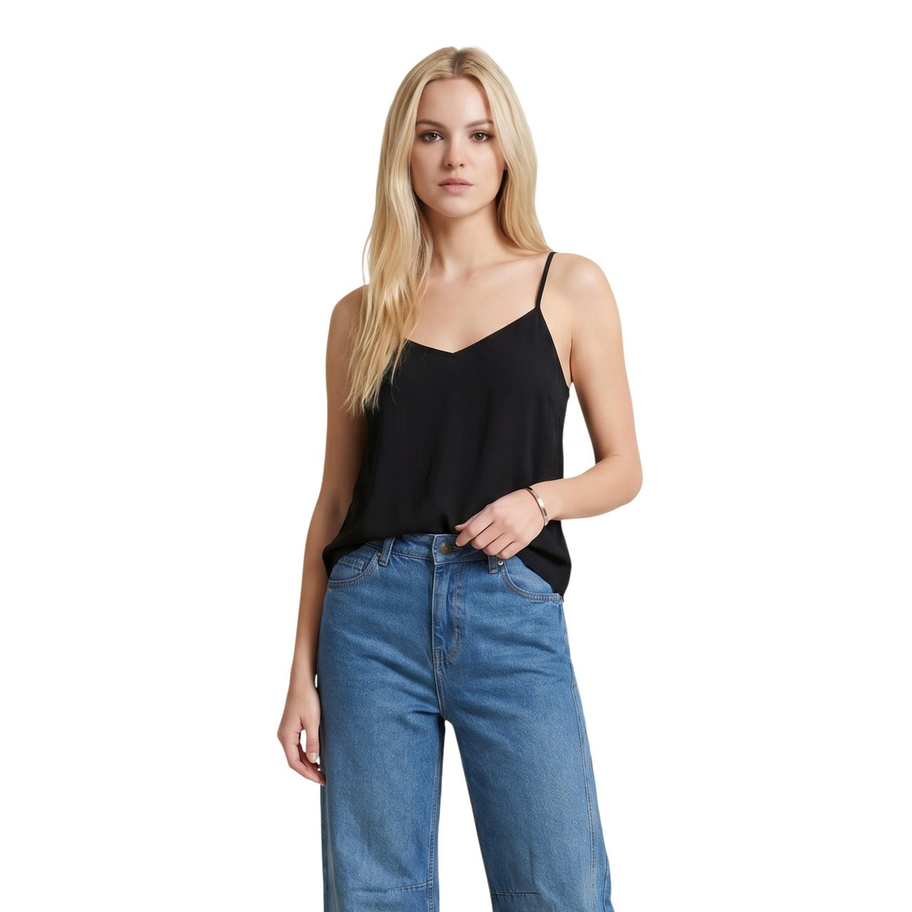 Canotta Only Nova Life; Nero. 86% Viscosa, 14% Poliestere. Scollo a V, spalline sottili, tessuto leggero e morbido. Vestibilità fluida, stile casual-raffinato. Vista posteriore 