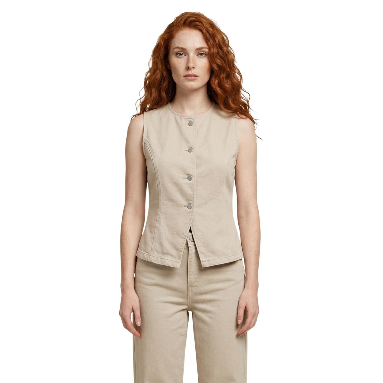 Gilet beige Only Onleverly in cotone con bottoni metallici, vestibilità slim e cuciture decorative, ideale per completi coordinati o look smart-casual.