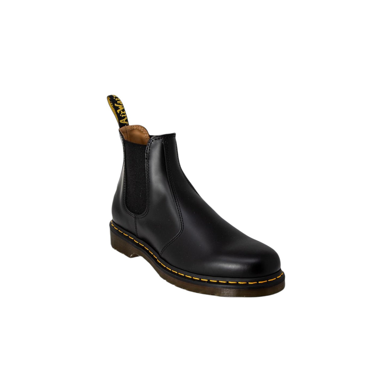 Stivaletti Chelsea Dr Martens 2976 pelle Smooth nero. Beatle boots iconici in pelle bovina lucidata e resistente, senza lacci, con pannelli elasticizzati laterali, suola AirWair e caratteristiche cuciture gialle.