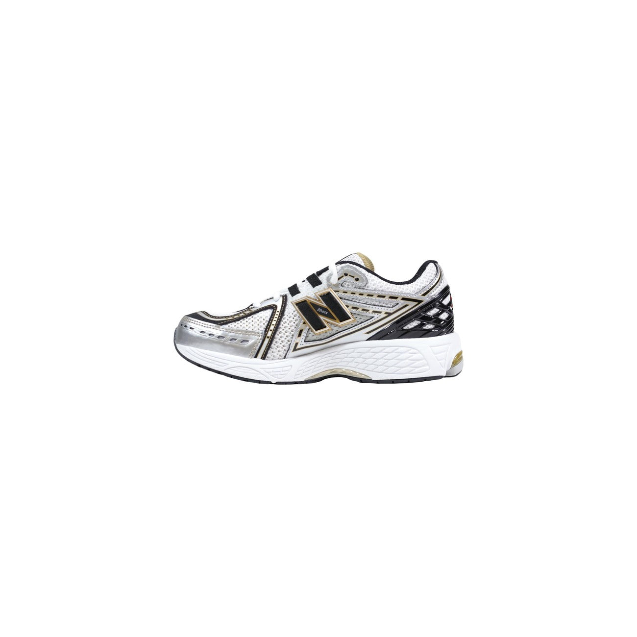 scarpa da ginnastica New Balance 1906R in colorazione argento metallizzato, bianco e nero. 
Vista laterale 