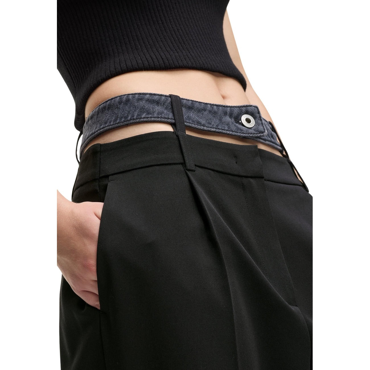 Dettaglio pantaloni Karl Lagerfeld Jeans KLJ MIXED MATERIAL PANT donna neri a palazzo con tasche anteriori e posteriori