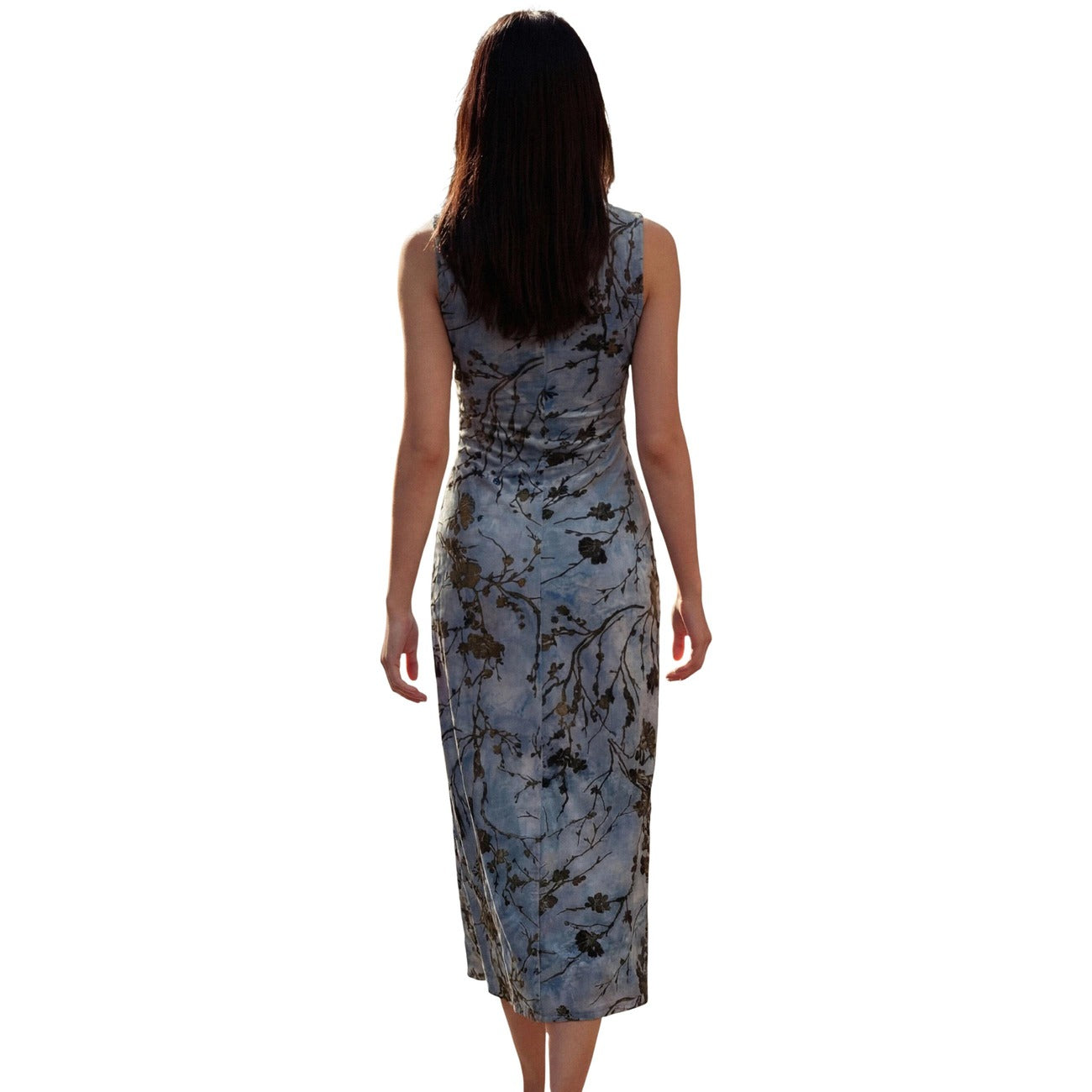 Abito Desigual donna azzurro Cougar REPRIS_VEST_COUGAR. Vestito midi aderente smanicato con scollo halter, maglia floccata a fantasia floreale orientale scura, collezione primavera estate.