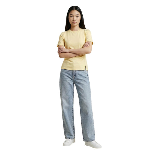 Jacqueline de Yong Jdytessa Detail Top; 93% cotone e 7% elastam. T-shirt arricciata con apertura laterale. Comfort e stile femminile in un unico capo. Colore giallo. Vista frontale Figura intera 