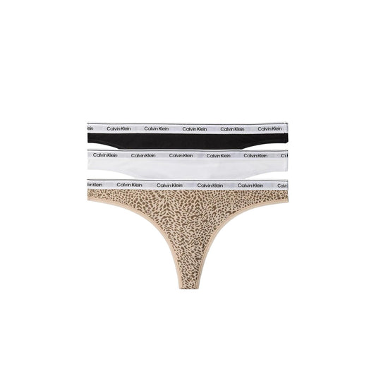 Multipack 3 Perizoma Donna Calvin Klein; Tessuto elasticizzato in cotone e lycra nei colori nero, bianco e stampa animalier. Modello a vita regolare con taglio minimalista e fascia elastica logata, stile casual essentials 4 stagioni. Confezione 